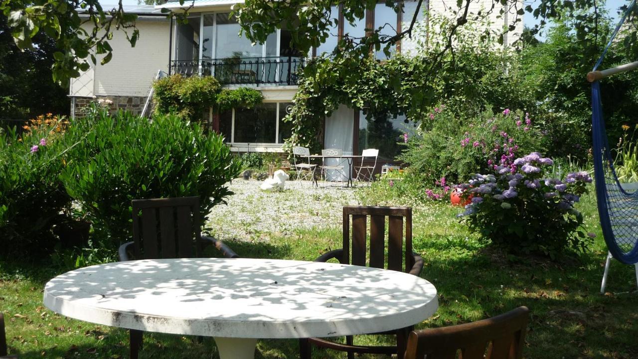Dinant La Bergeronnette Avec La Chaleur Du Feu De Bois Et Le Jardin Villa Bagian luar foto